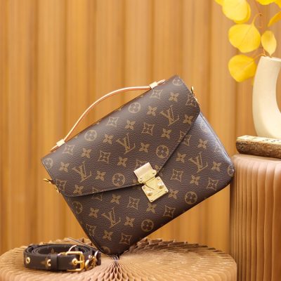 Alternative view of Wholesale Luxury Louis Vuitton Pochette Metis East West M44875