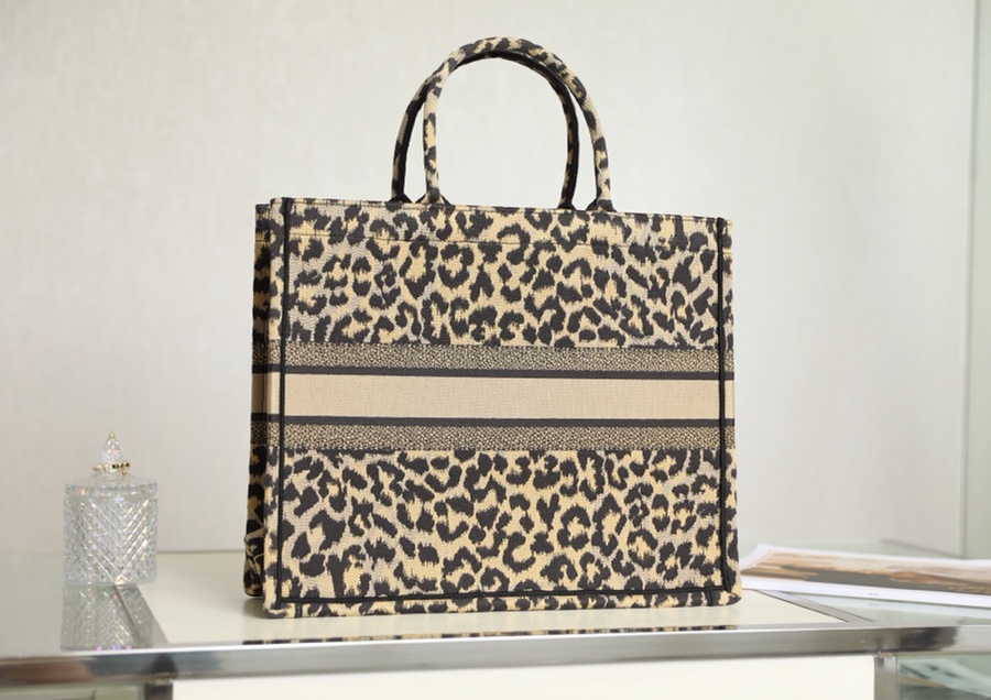 Wholesale Luxury Dior Book Tote Large Beige Multicolor Mizza Embroidery M1286Zrhm_M918 - Image 4