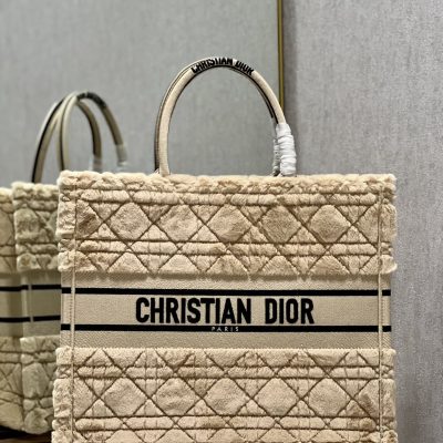 Wholesale Luxury Dior Book Tote Large Beige Cannage Shearling M1286Zmbu_M918