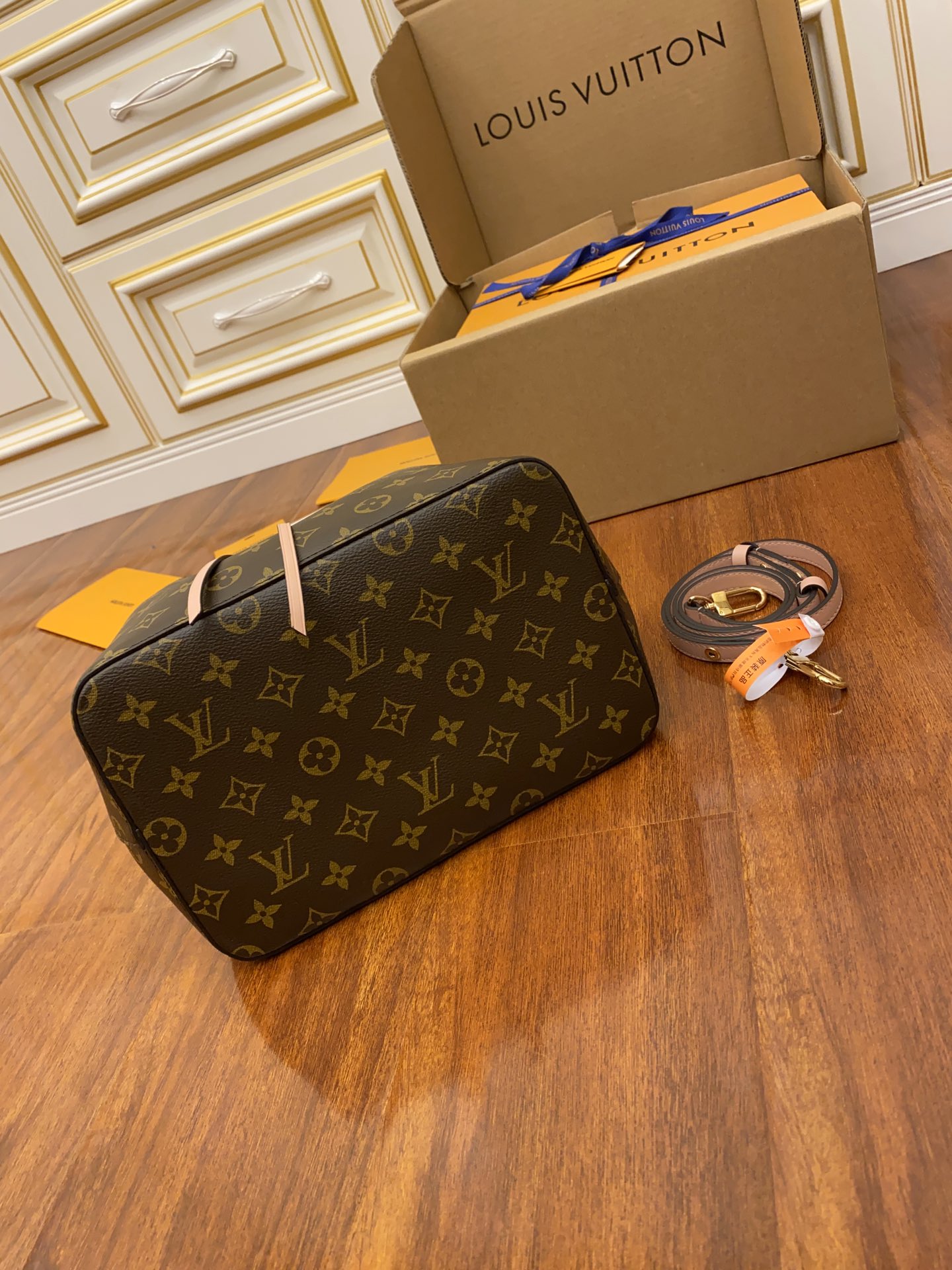 Wholesale Luxury Louis Vuitton Neonoe Mm M44022 - Image 4