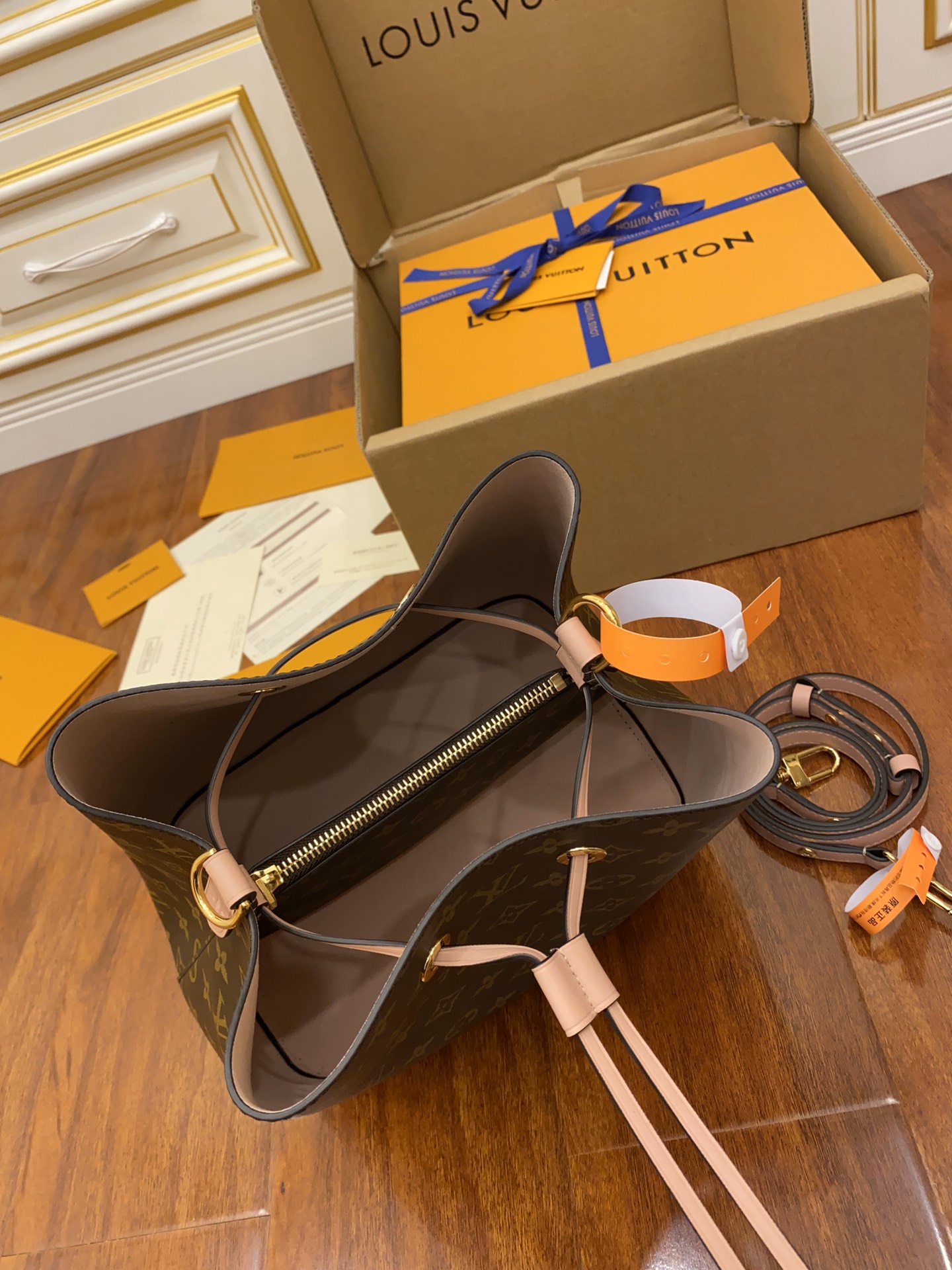 Wholesale Luxury Louis Vuitton Neonoe Mm M44022 - Image 5