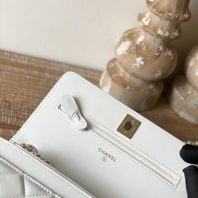 Alternative view of Wholesale Luxury Chanel Wallet On Chain White Ap1450