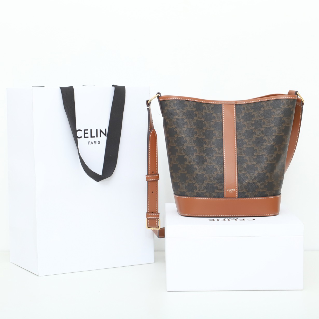 Wholesale Luxury Celine Medium Bucket In Triomphe - Image 3