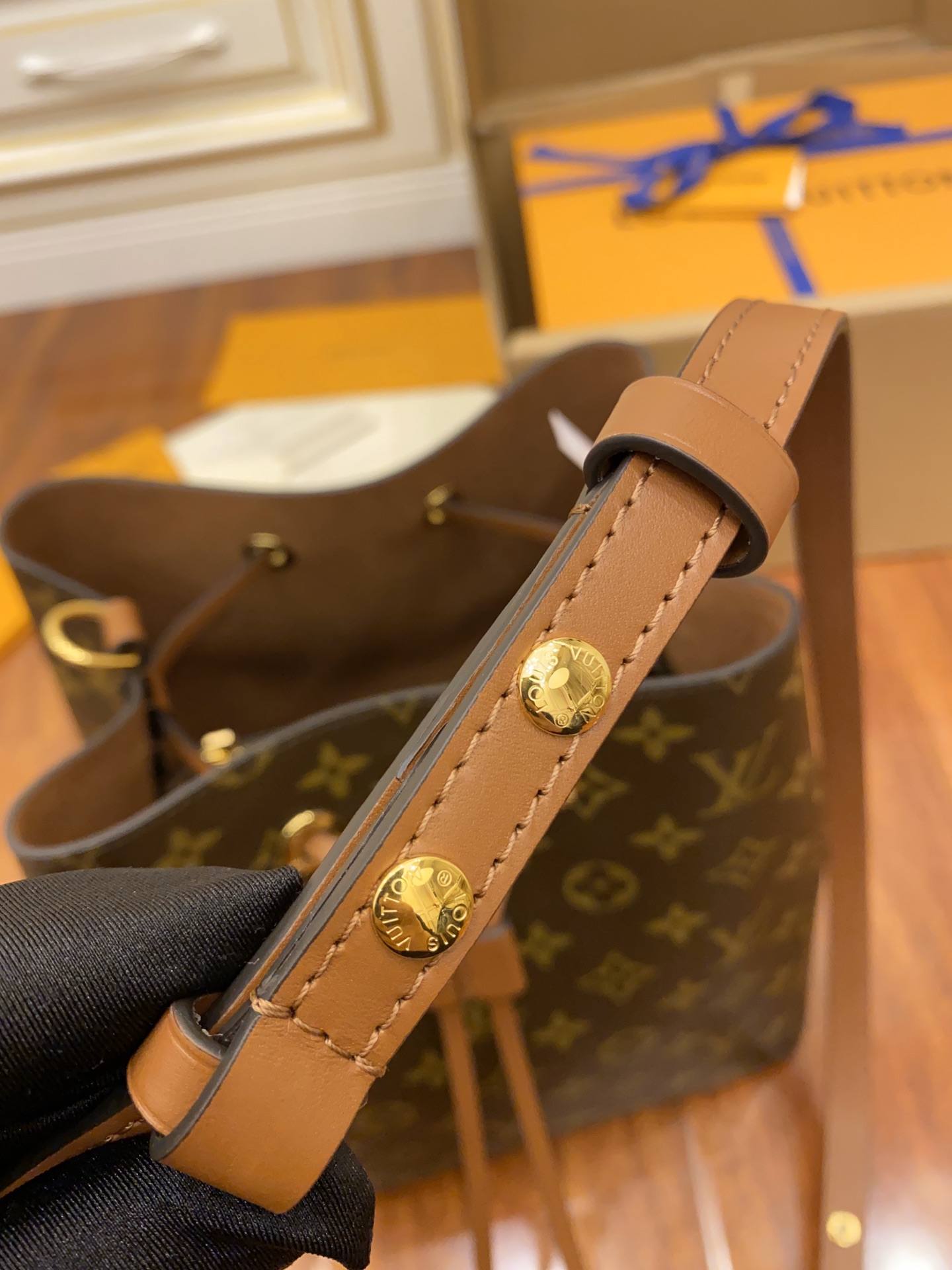 Wholesale Luxury Louis Vuitton Neonoe Mm M44887 - Image 7