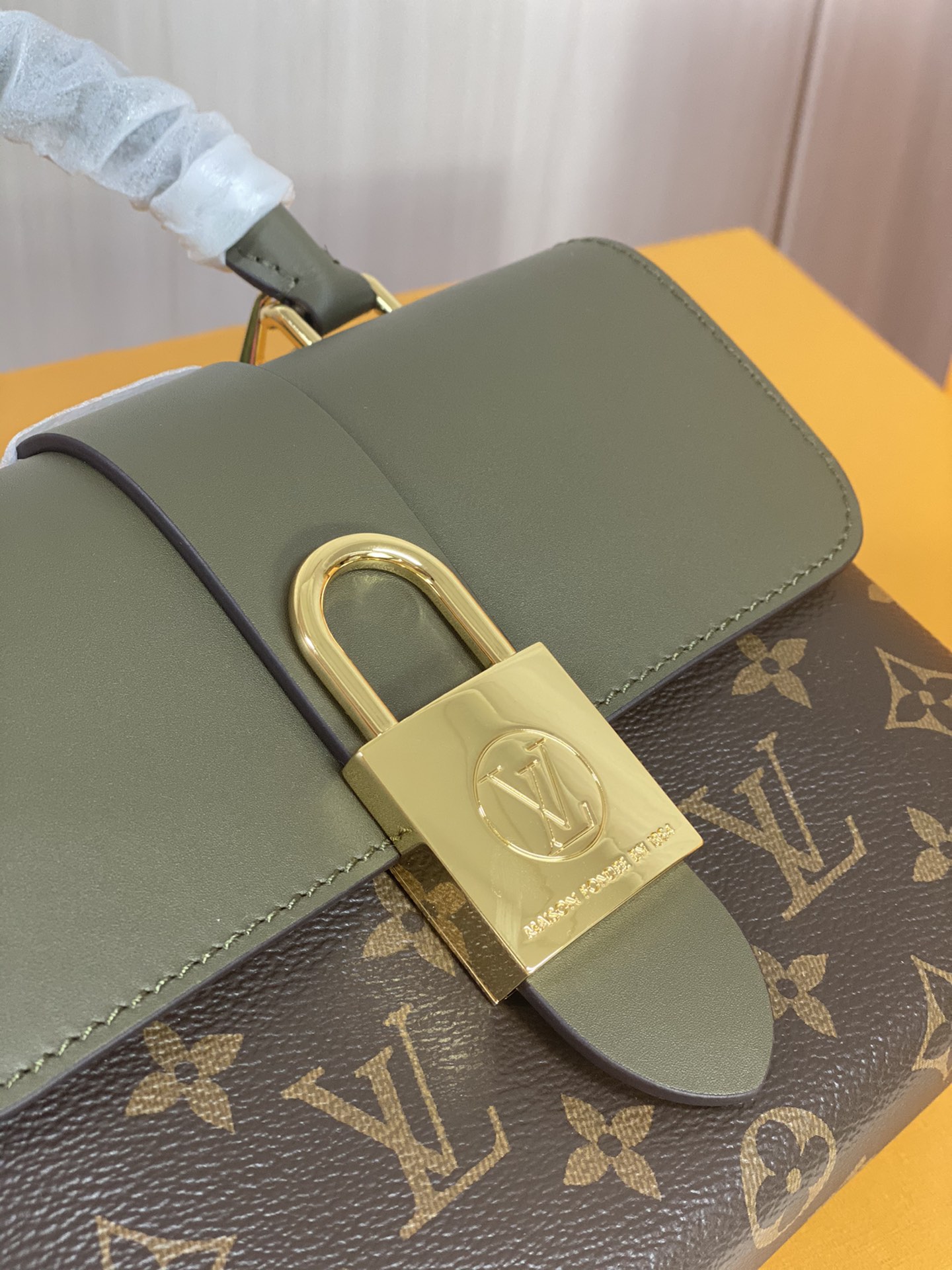 Wholesale Luxury Louis Vuitton Locky Bb M44797 - Image 7