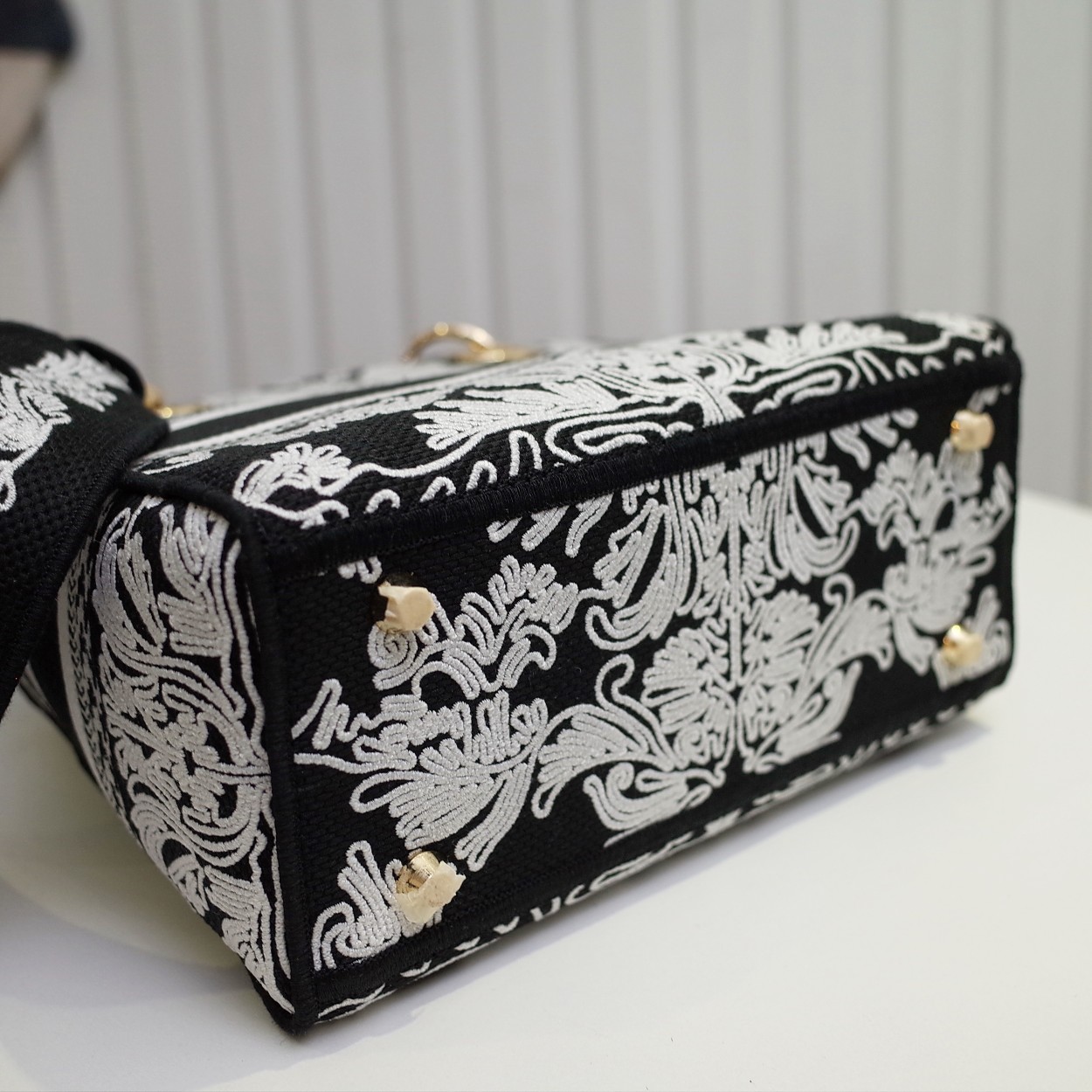 Wholesale Luxury Dior Medium Lady D-Lite Bag M0565Omdv_M993 - Image 7